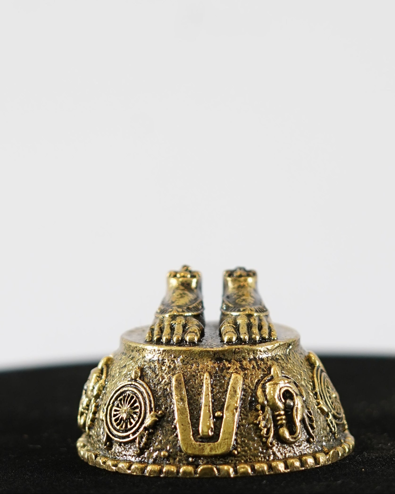 Srivari Padhalu Vaishnava Symbols Yellow Brass (1.8 Inches)