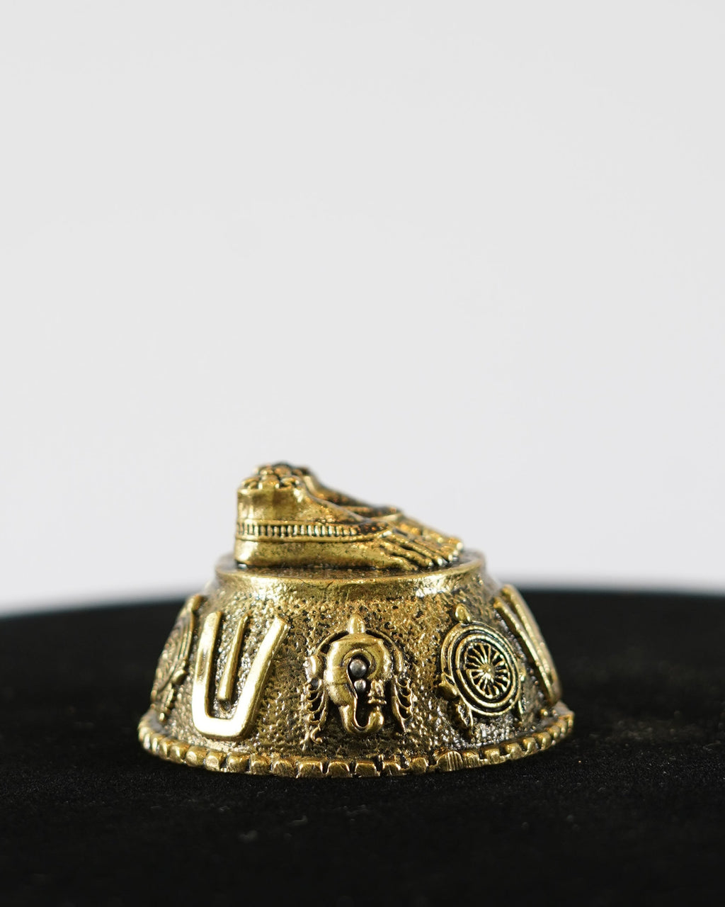 Srivari Padhalu Vaishnava Symbols Yellow Brass (1.8 Inches)