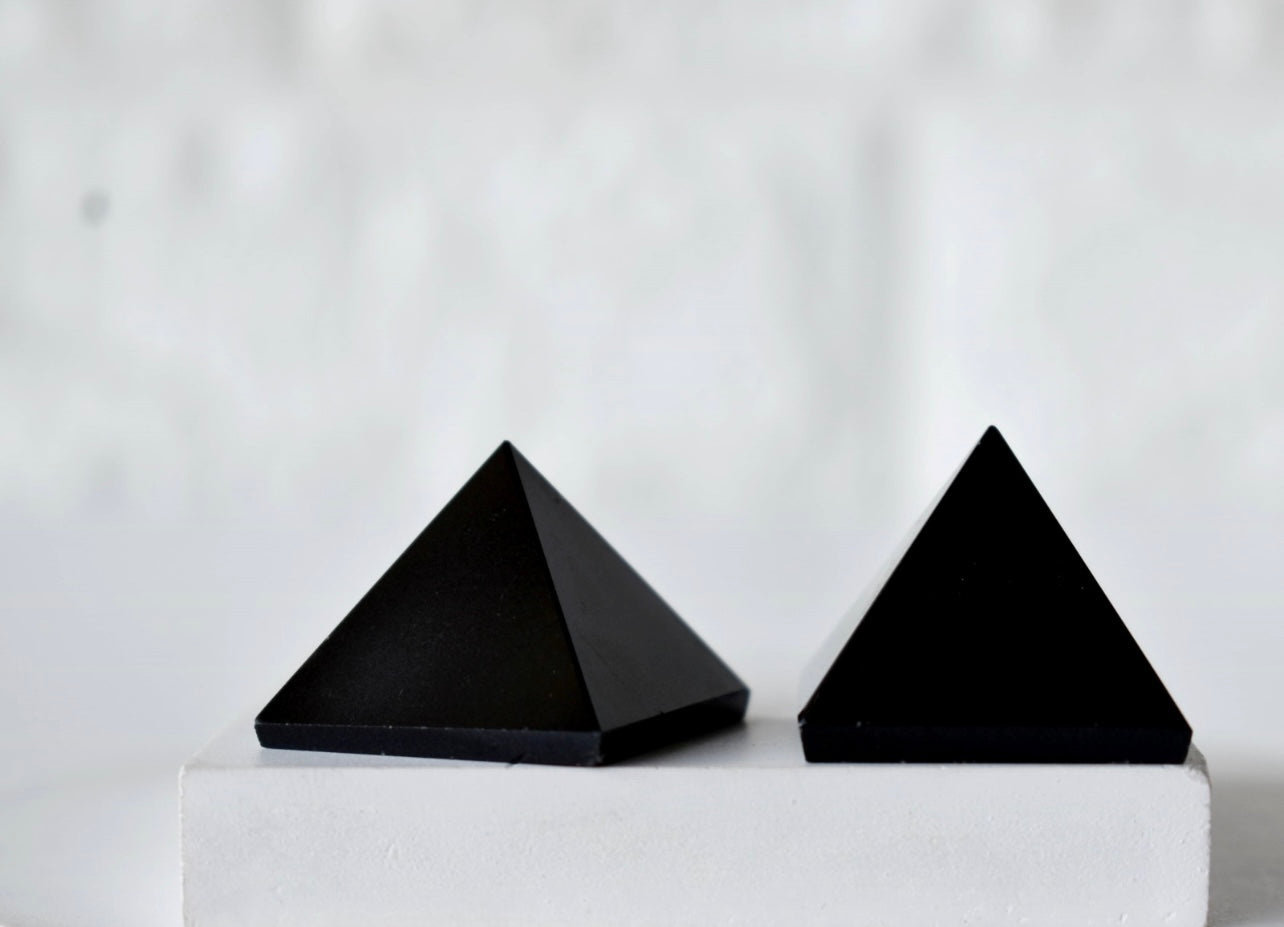 1" Inch Pyramid - Black Tourmaline